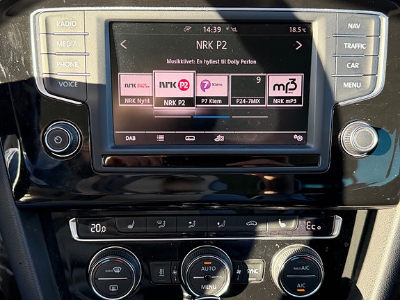 Volkswagen Passat 23 of 24