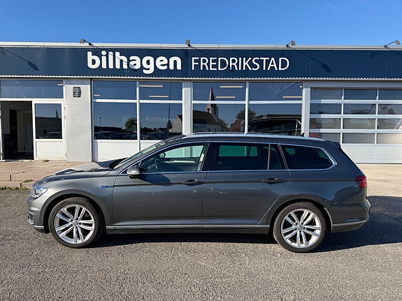 Volkswagen Passat 6 of 24