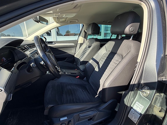 Volkswagen Passat 14 of 24