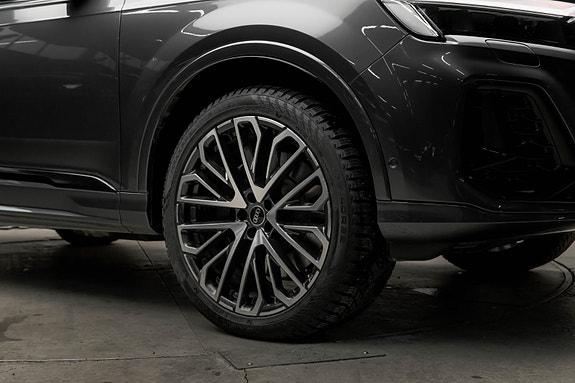 Audi SQ7 14 of 30