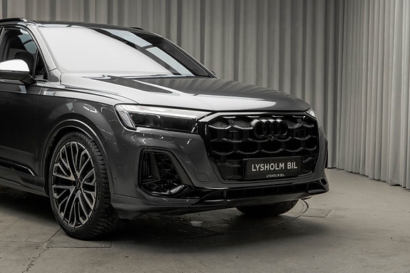 Audi SQ7 3 of 30