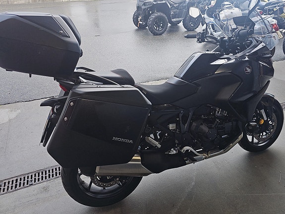 Honda NT 1100 3 of 9