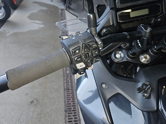 Honda NT 1100 4 of 9