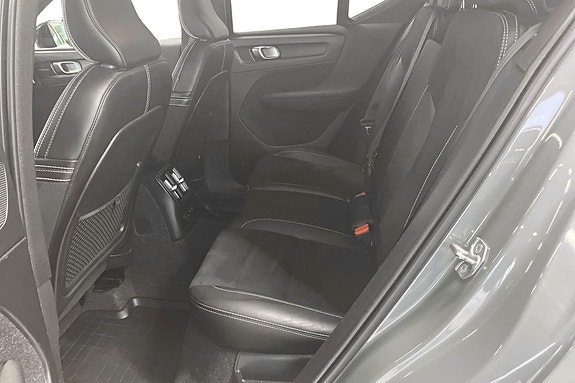 Volvo XC40 17 of 24
