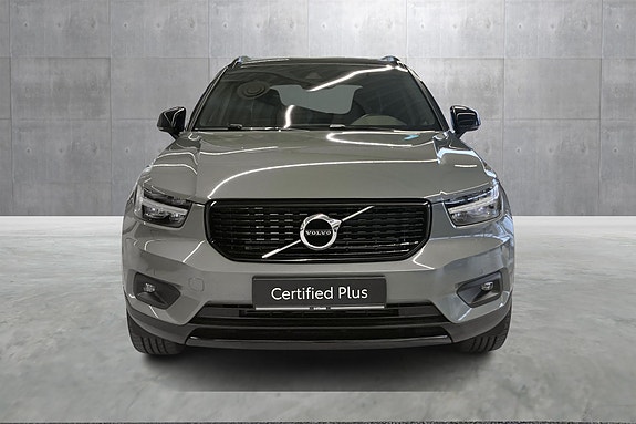 Volvo XC40 8 of 24
