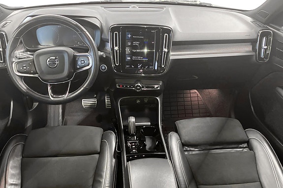 Volvo XC40 10 of 24
