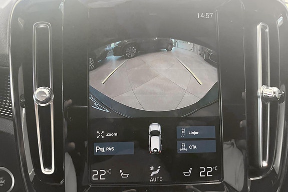 Volvo XC40 15 of 24