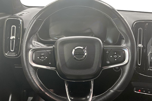 Volvo XC40 12 of 24