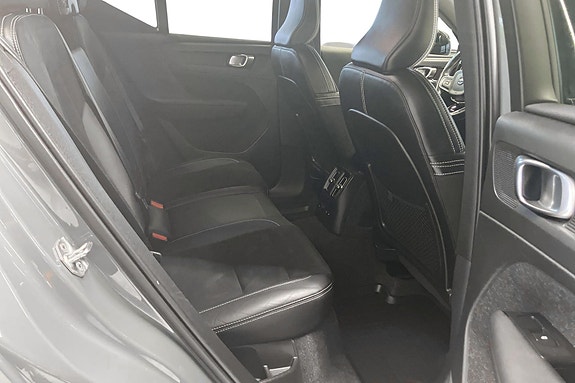 Volvo XC40 18 of 24