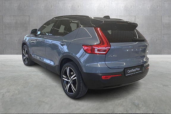 Volvo XC40 3 of 24