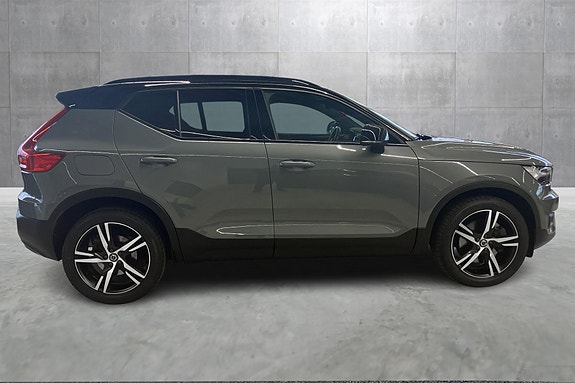 Volvo XC40 6 of 24