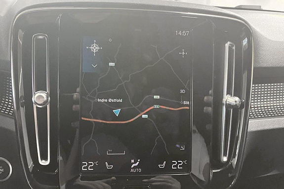 Volvo XC40 14 of 24