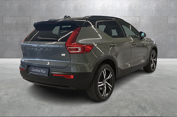 Volvo XC40 5 of 24