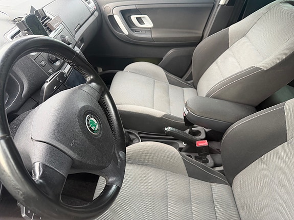 Skoda Fabia 2 of 3