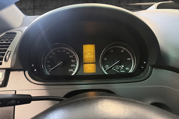 Mercedes-Benz Vito 115 4 of 6