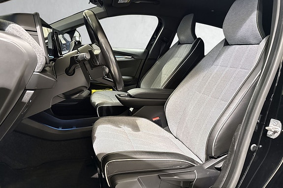 Renault Megane E-Tech 9 of 19