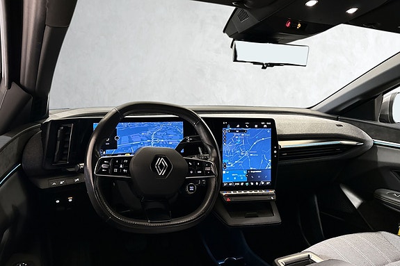 Renault Megane E-Tech 10 of 19