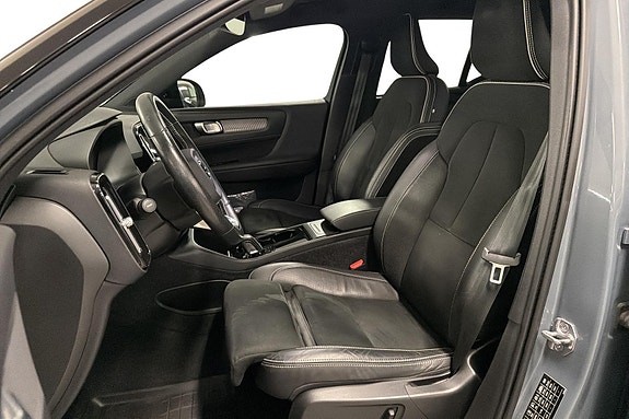 Volvo XC40 8 of 24