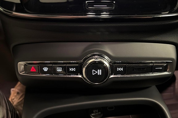 Volvo XC40 15 of 24