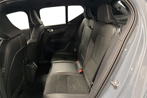 Volvo XC40 7 of 24