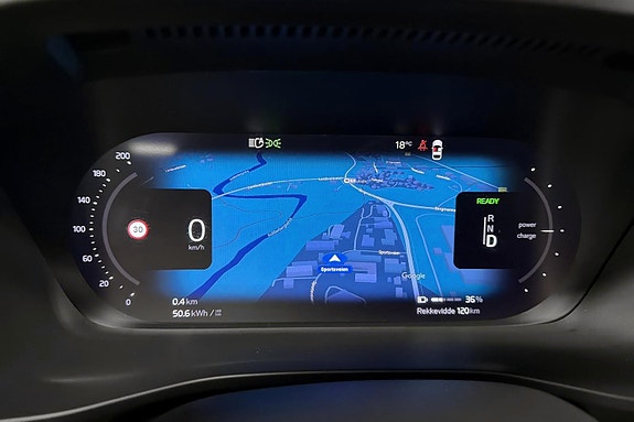 Volvo XC40 10 of 24