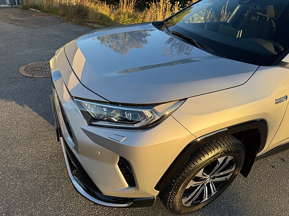 Toyota RAV4 16 of 21