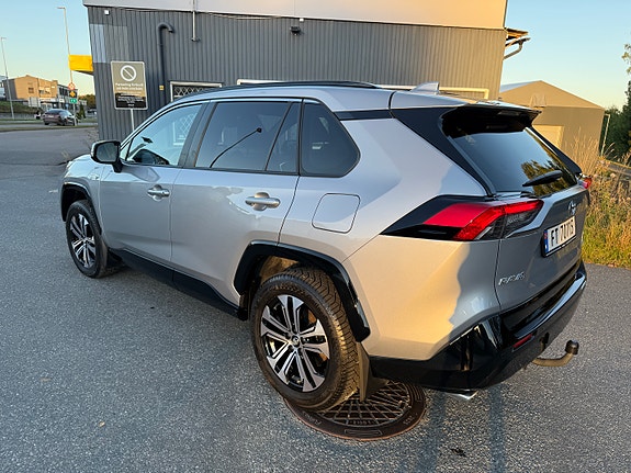 Toyota RAV4 6 of 21