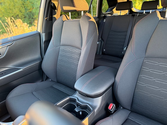 Toyota RAV4 9 of 21