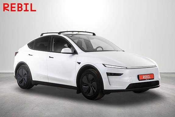 Tesla Model Y 4 of 30