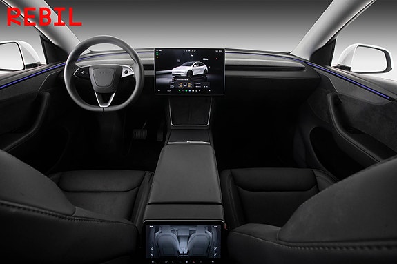 Tesla Model Y 11 of 30