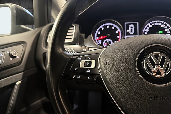 Volkswagen Golf VII 12 of 22