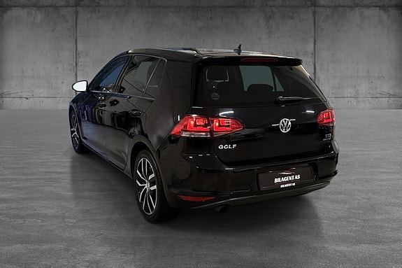 Volkswagen Golf VII 4 of 22
