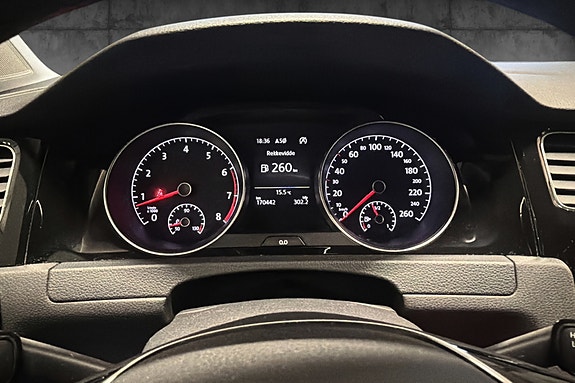 Volkswagen Golf VII 14 of 22
