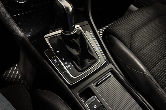 Volkswagen Golf VII 21 of 22