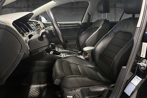 Volkswagen Golf VII 5 of 22