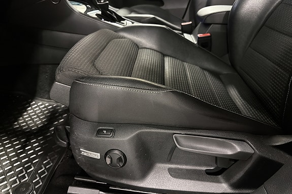 Volkswagen Golf VII 9 of 22