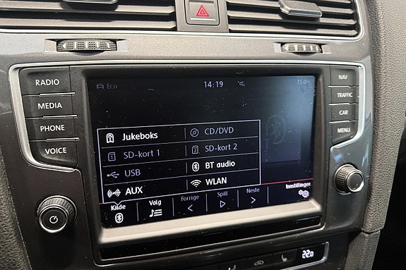 Volkswagen e-Golf VII 19 of 22