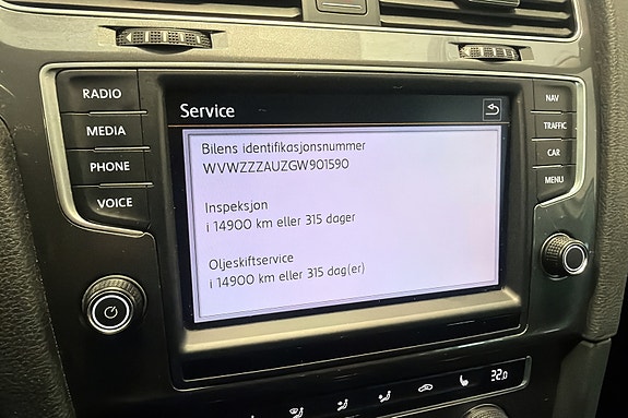 Volkswagen e-Golf VII 21 of 22