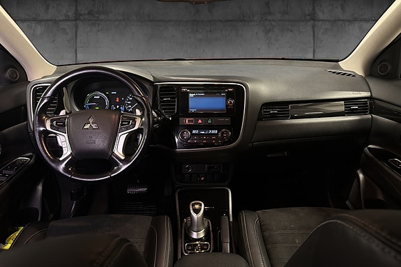Mitsubishi Outlander 9 of 16