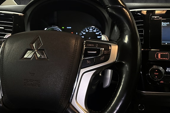 Mitsubishi Outlander 12 of 16