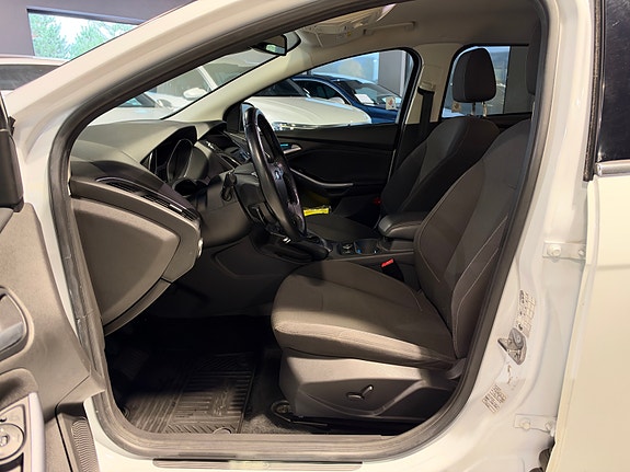 Ford Focus 9 of 27