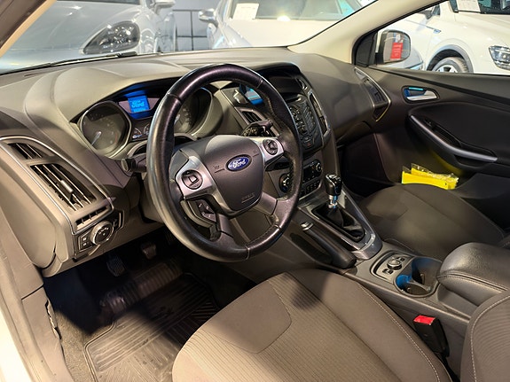 Ford Focus 11 of 27