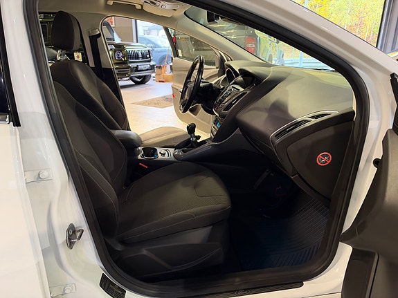 Ford Focus 21 of 27