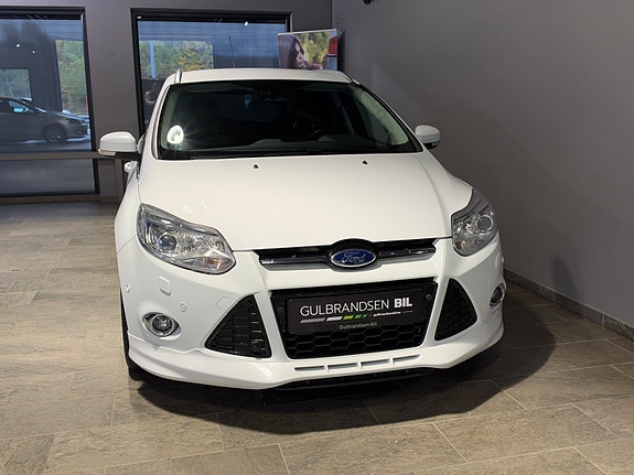 Ford Focus 2 of 27