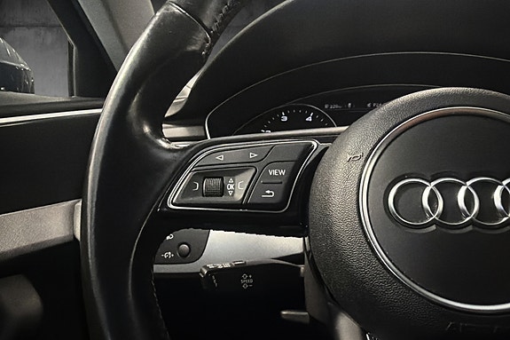 Audi A4 13 of 25