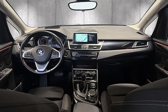 BMW 225xe 10 of 22