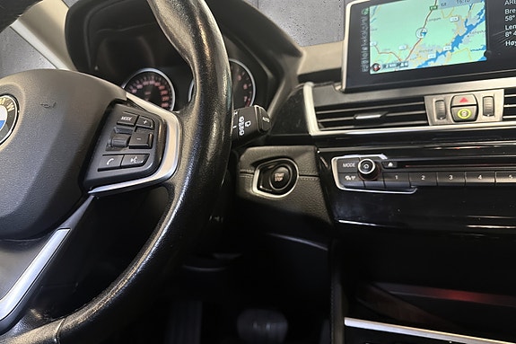 BMW 225xe 14 of 22