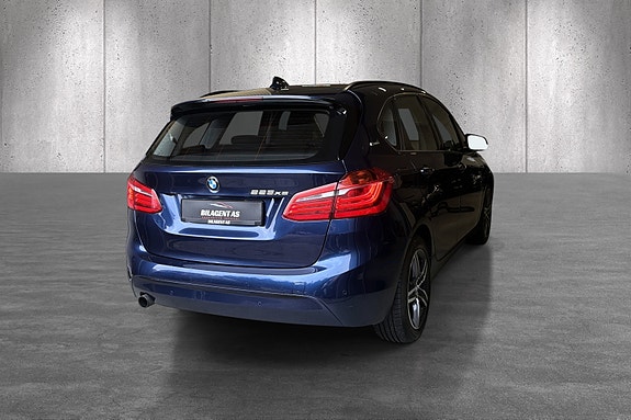 BMW 225xe 4 of 22