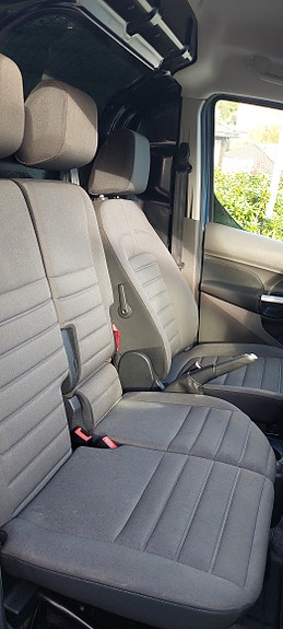 Ford Transit Connect 9 of 20