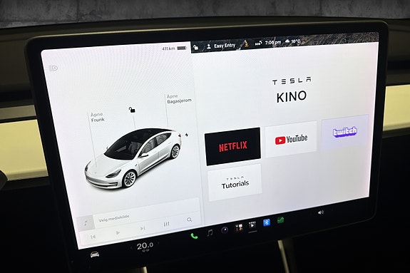 Tesla Model 3 21 of 26